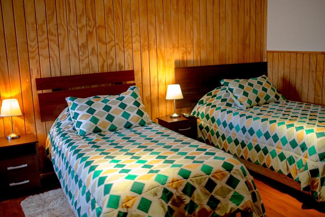 Roble Austral Hostal Coyhaique Exteriör bild