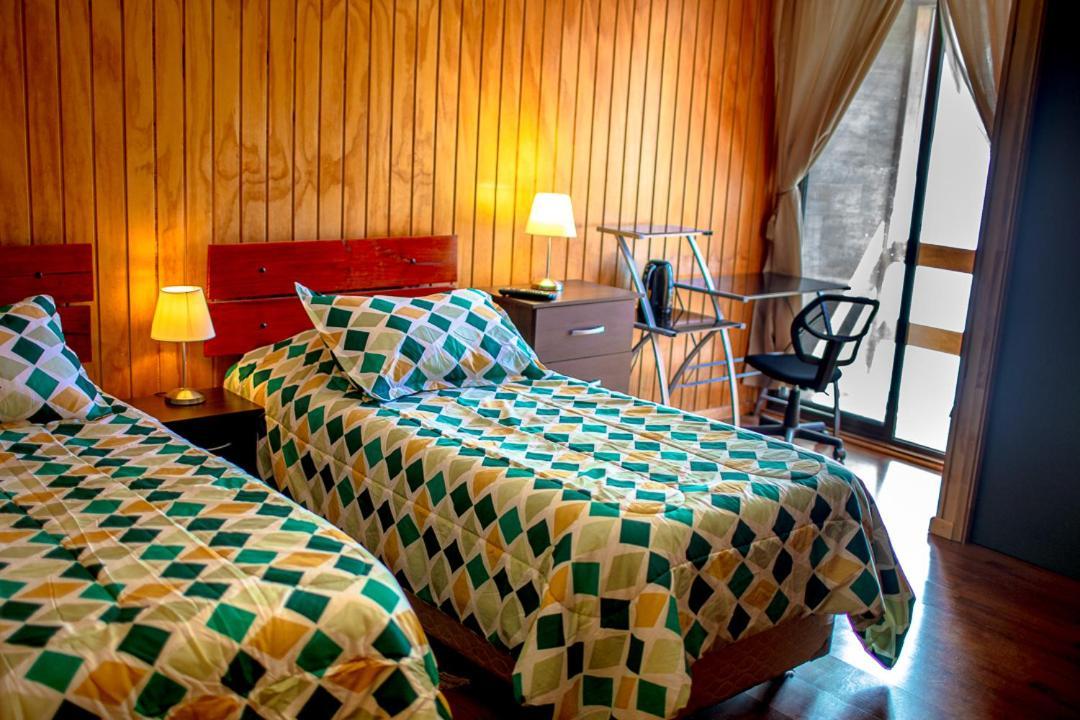 Roble Austral Hostal Coyhaique Exteriör bild